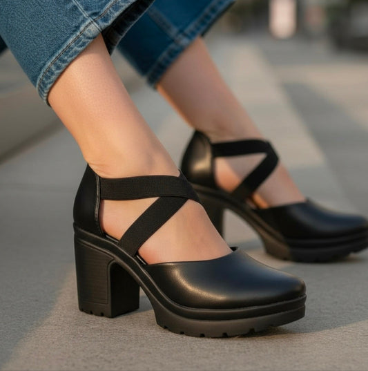 شوز ’فينيس كروس’ بلمسة عصرية - كود 1631 - Black / 38 - Heels